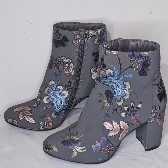 None Shoes - GRAY Floral Embroided Ankle Boot, Women's Size 8.5